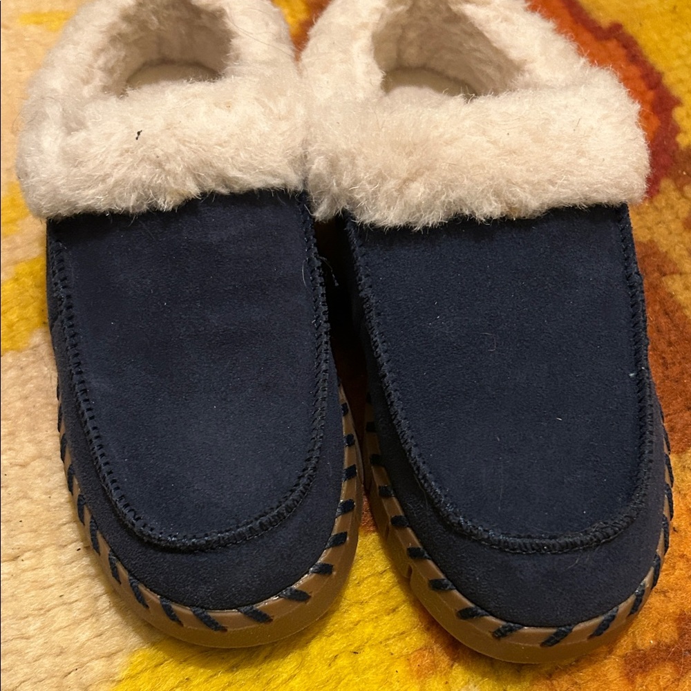 Muk Luks Navy and Cream Women's Slippers - Picture 4 of 5